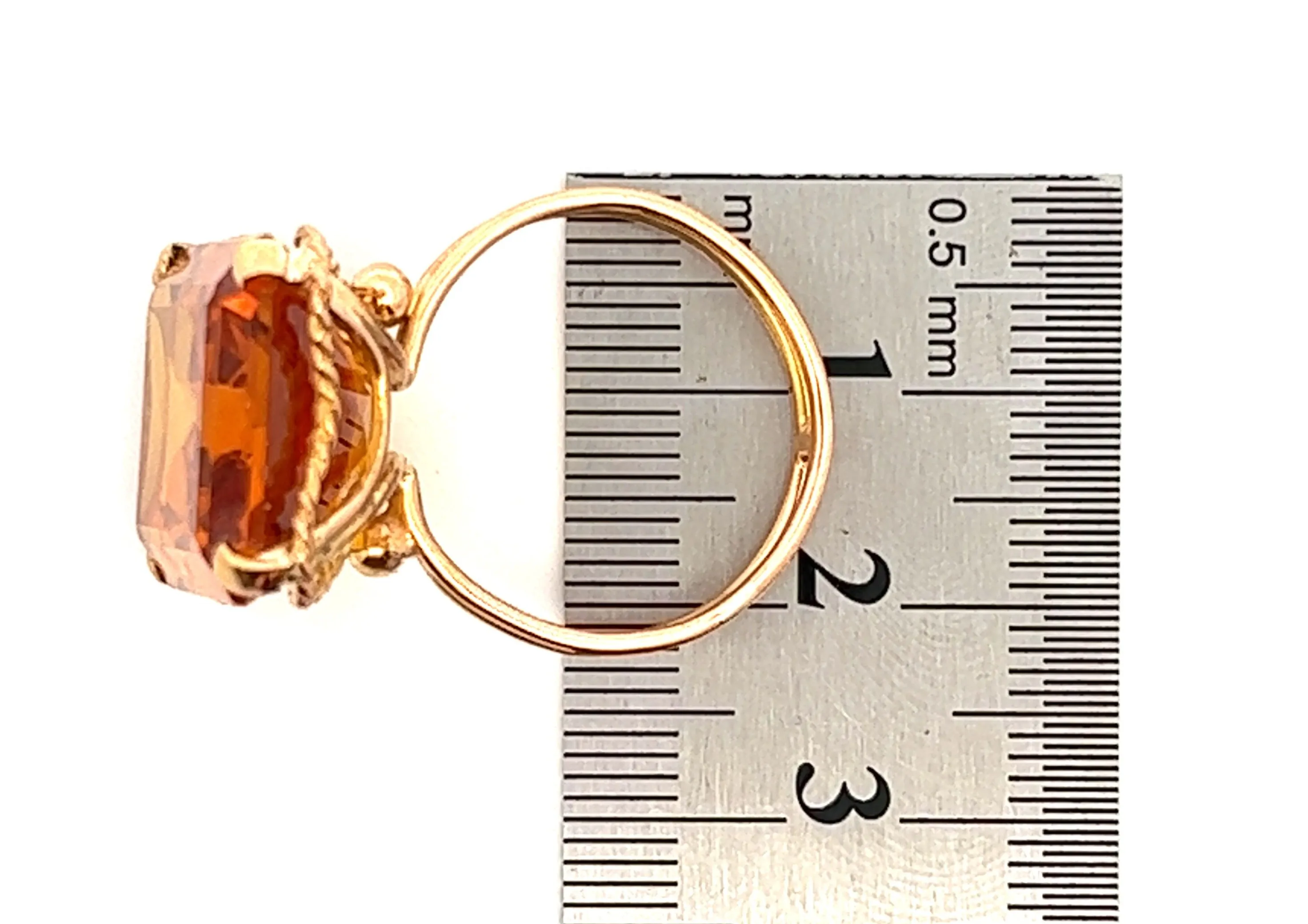 Golden Sapphire & 14ct Yellow Gold Cocktail Ring